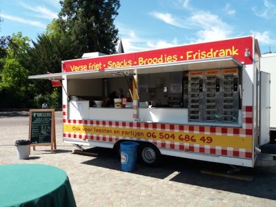Frietje met frietwagen huren Frietje met frietwagen huren